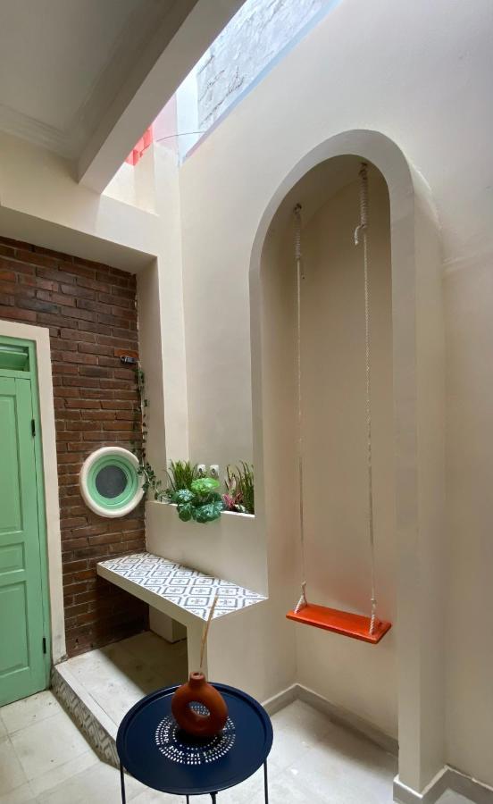 Et Malio Stay & Travel Malioboro Pusat Kota Yogyakarta Exterior photo