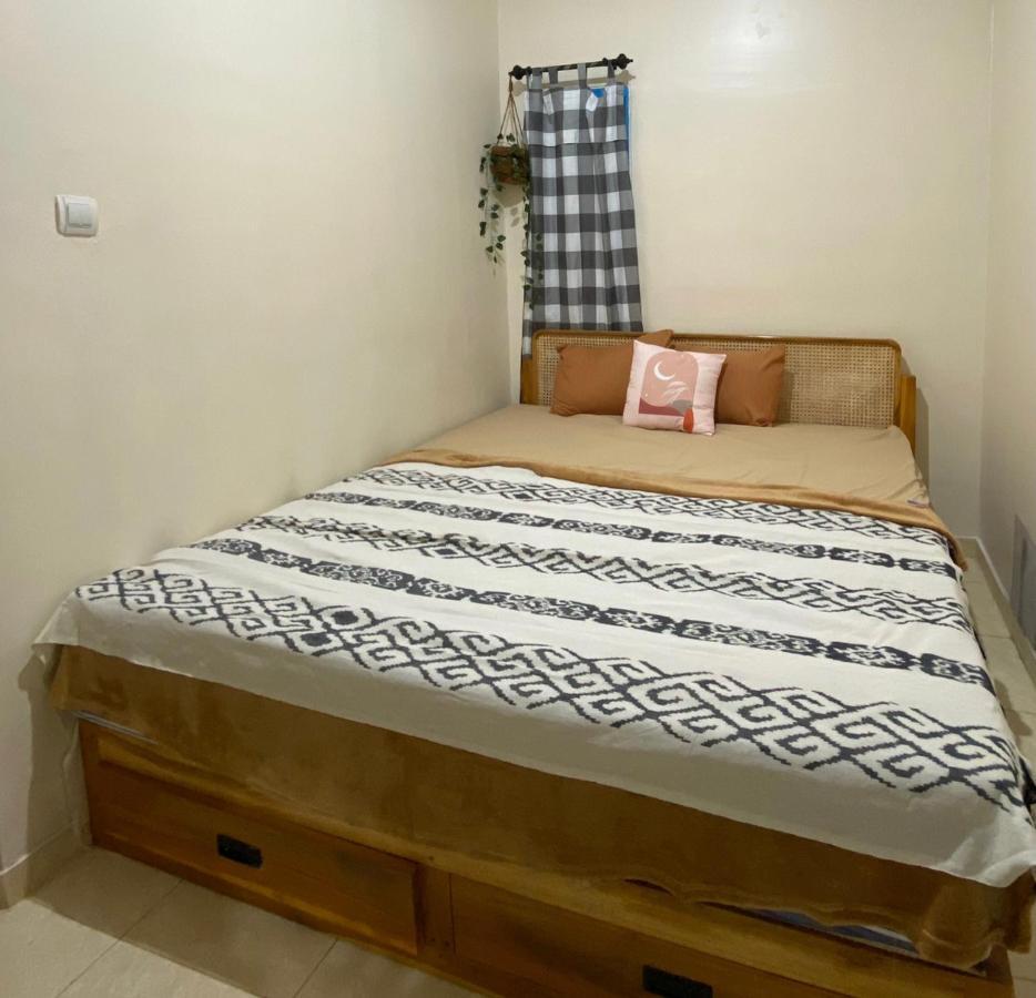 Et Malio Stay & Travel Malioboro Pusat Kota Yogyakarta Exterior photo